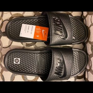 Nike Brand New Sliders. Black size 9 Men’s